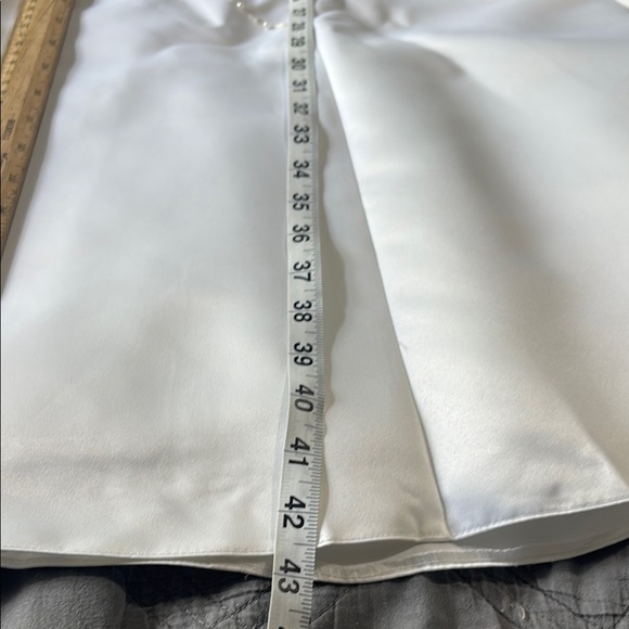 Charming White Kids Formal Dress with Bow Accent - Picture 9 of 16